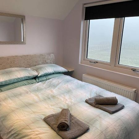 Hanaverian Suit With Amazing Views Of Stud Farm. Driffield Exteriör bild